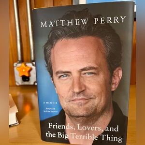💜SOLD💜 Matthew Perry: A Memoir "Friends, Lovers, and the Big Terrible Thing".